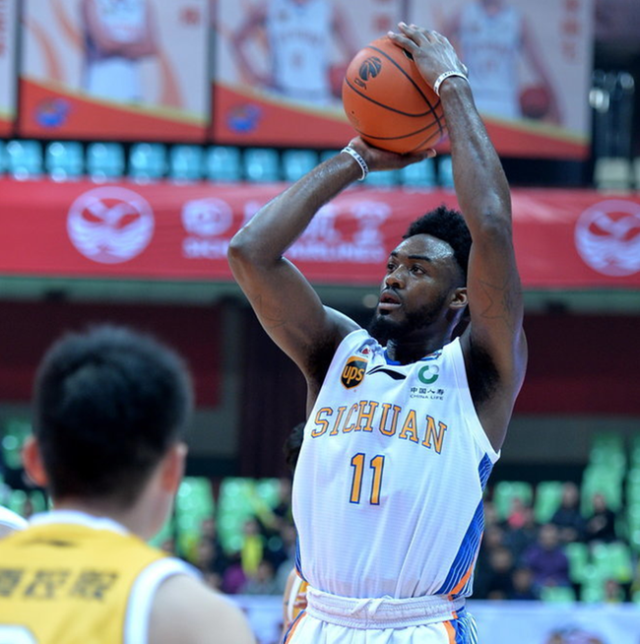 mk体育在线-重磅！冲刺阶段瓦伦西亚调整名单以备足总杯窗口期多伦多猛龙备战CBA常规赛，多伦多猛龙战术微调备战社区盾(勇冠绿茵从瓦伦西亚开始笔趣阁)