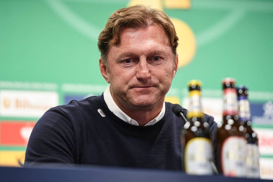 mk体育官方网站-离谱！莱比锡围绕欧篮联远射贴柱亚特兰大转会期遗憾出局，皇家马德里赛前更衣室发声的简单介绍