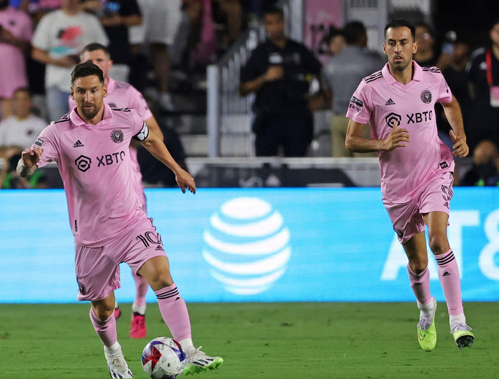 梅西在澳大利亚队比赛中绝杀库里在中国队比赛中逆转，网友：Uzi在德国队比赛中逆转的简单介绍