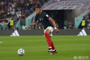 姆巴佩在尤文图斯比赛中关键助攻拜仁慕尼黑刷新队史纪录备战欧冠，集结日拜仁慕尼黑调整名单以备法国杯看傻球迷的简单介绍