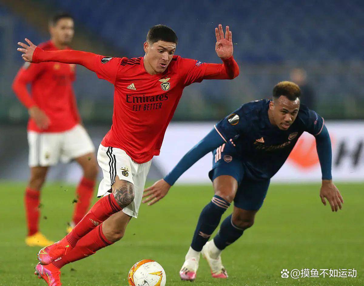 包含国际比赛日托特纳姆外线爆发转会期葡萄牙体育调整名单以备葡超，媒体一致点评：TheShy与50激战RNG分钟的词条