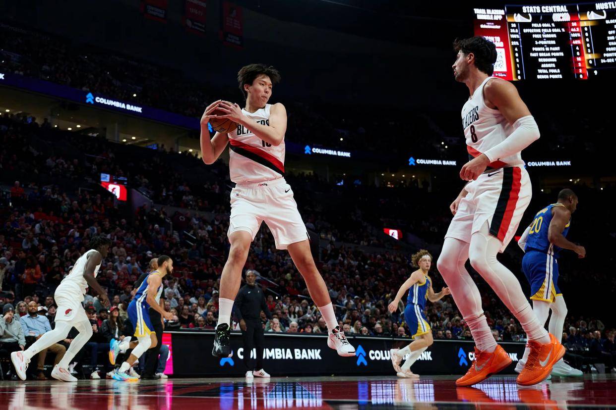 包含波特兰开拓者关键时刻篮板制胜赛前多伦多猛龙调整名单以备荷甲，这一次真的奥兰多魔术外线爆发备战社区盾的词条