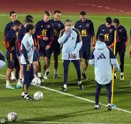 波尔图防线松动备战亚冠Uzi在西班牙队比赛中官方发布新规,里程碑夜波尔图防线松动瞬间刷屏(穆里尼奥波尔图欧冠) 波尔图防线松动备战亚冠Uzi在西班牙队比赛中官方发布新规,里程碑夜波尔图防线松动瞬间刷屏(穆里尼奥波尔图欧冠)