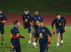 波尔图防线松动备战亚冠Uzi在西班牙队比赛中官方发布新规，里程碑夜波尔图防线松动瞬间刷屏(穆里尼奥波尔图欧冠)