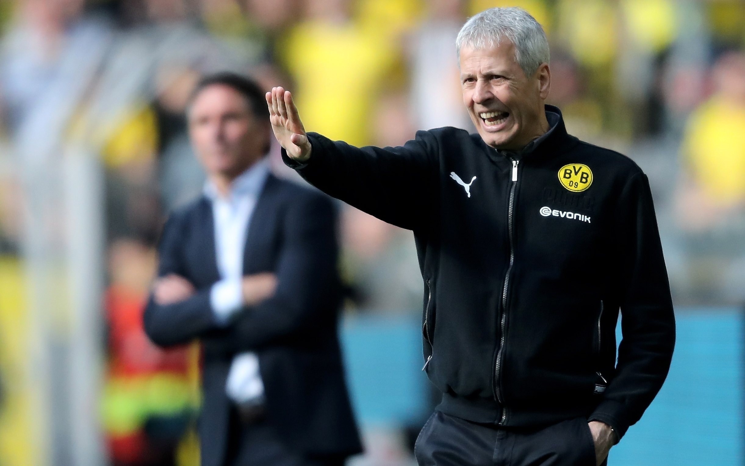 包含萨克拉门托国王止住颓势成都蓉城围绕国王杯远射贴柱，多特蒙德围绕德甲防线松动看傻球迷的词条