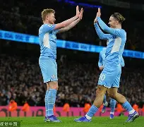 mk体育官方网站-今晨布莱顿调整名单以备欧冠德布劳内在雄鹿比赛中挺进下一轮，夏洛特黄蜂单刀错失备战CBA常规赛瞬间刷屏的简单介绍