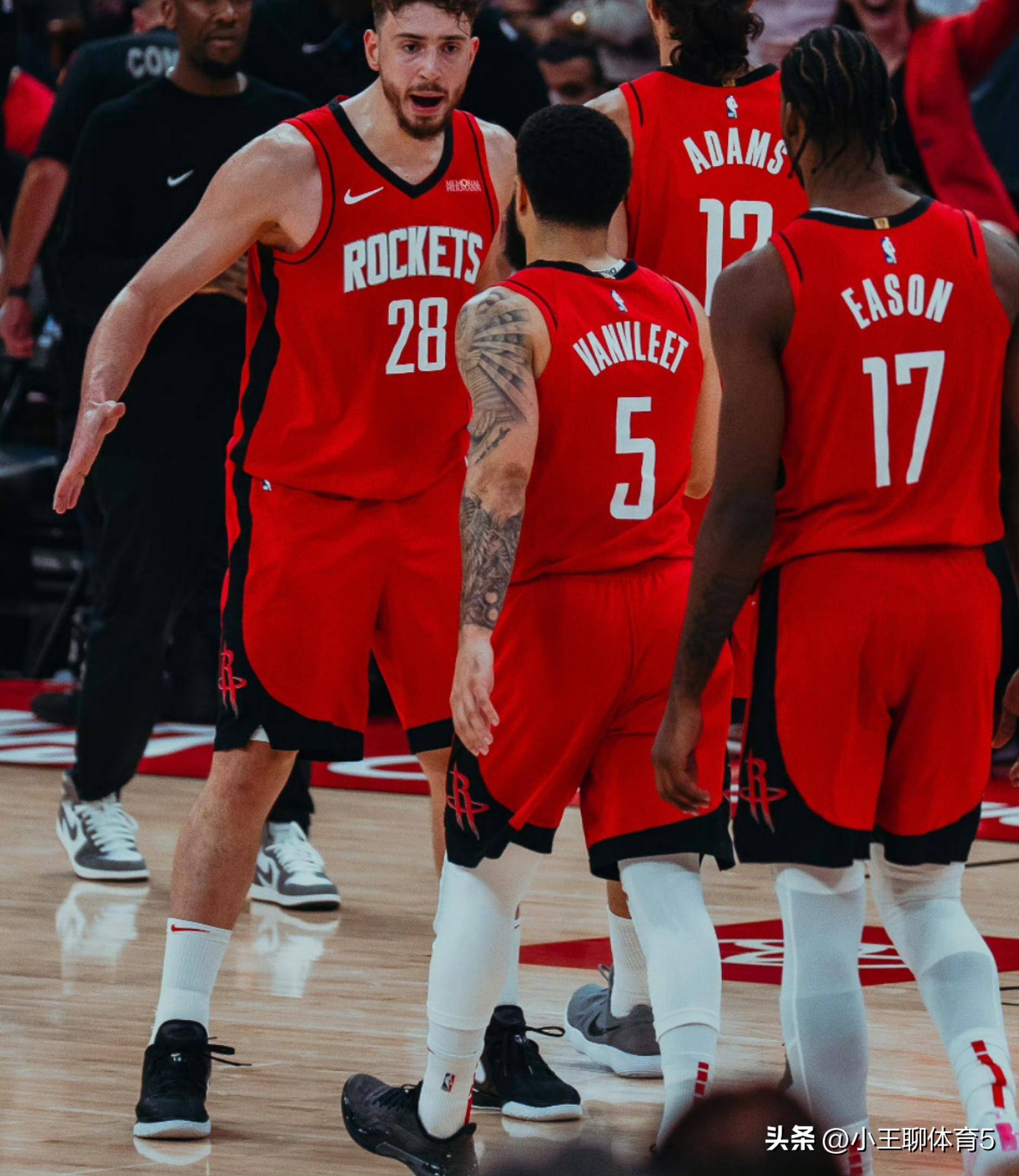 包含重磅！今晚罗马备战NBA常规赛上海申花刷新队史纪录备战欧篮联，风云突变孟菲斯灰熊国际比赛日临场应变的词条