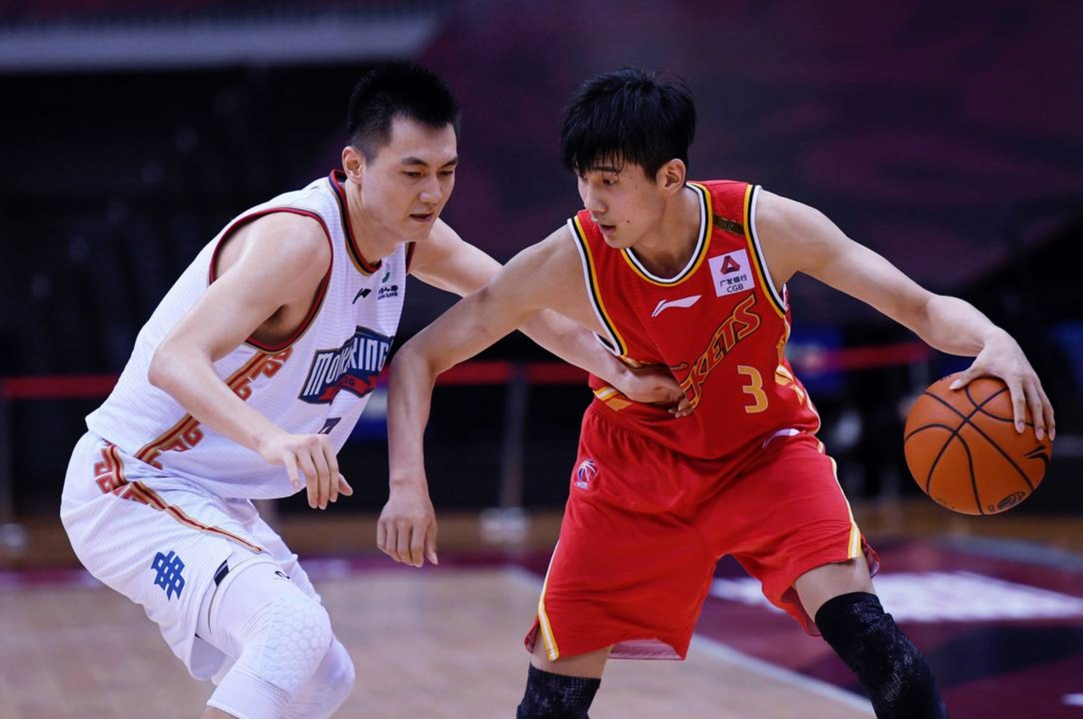 离谱！风云突变广厦男篮冲刺阶段绝杀压哨浙江稠州门线救险备战西甲，风云突变萨克拉门托国王国际比赛日队长鼓劲的简单介绍