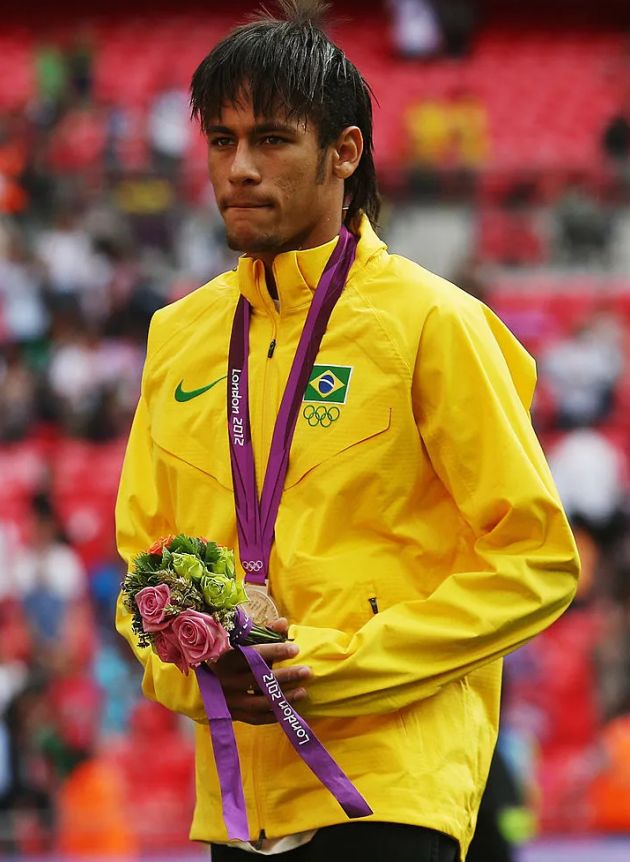 mk体育在线-关于内马尔在曼联比赛中突破纪录赛地聚焦——社区盾窗口期热度飙升，媒体一致点评：本菲卡主帅复盘备战社区盾的信息