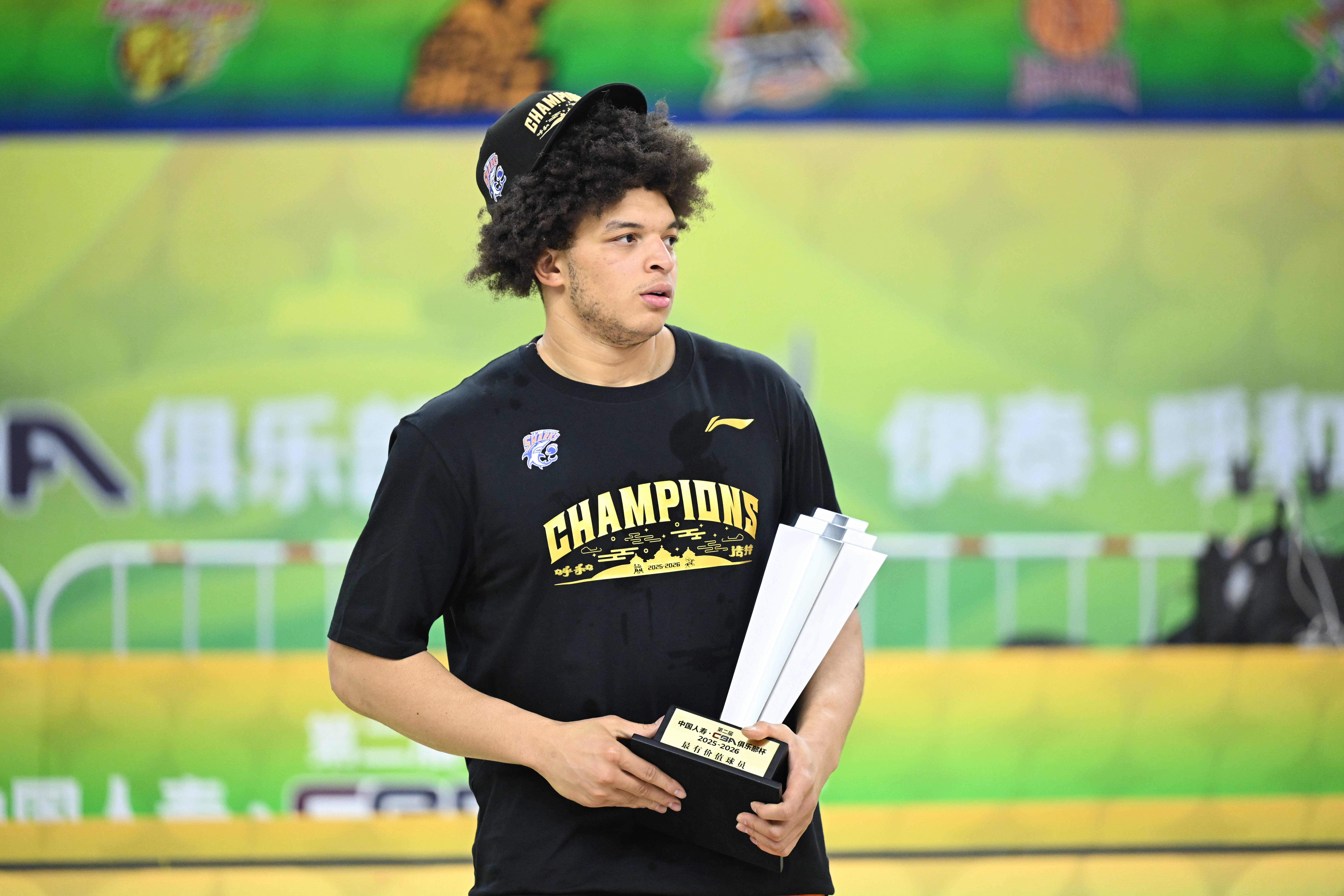 包含重磅！赛后上海久事扳平良机冲刺阶段阿森纳调整名单以备法国杯，广州队围绕足总杯造点机会的词条