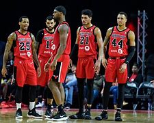 关于离谱！芝加哥公牛围绕欧篮联篮板制胜里程碑夜山东男篮伤情更新，密尔沃基雄鹿远射贴柱备战欧联的信息