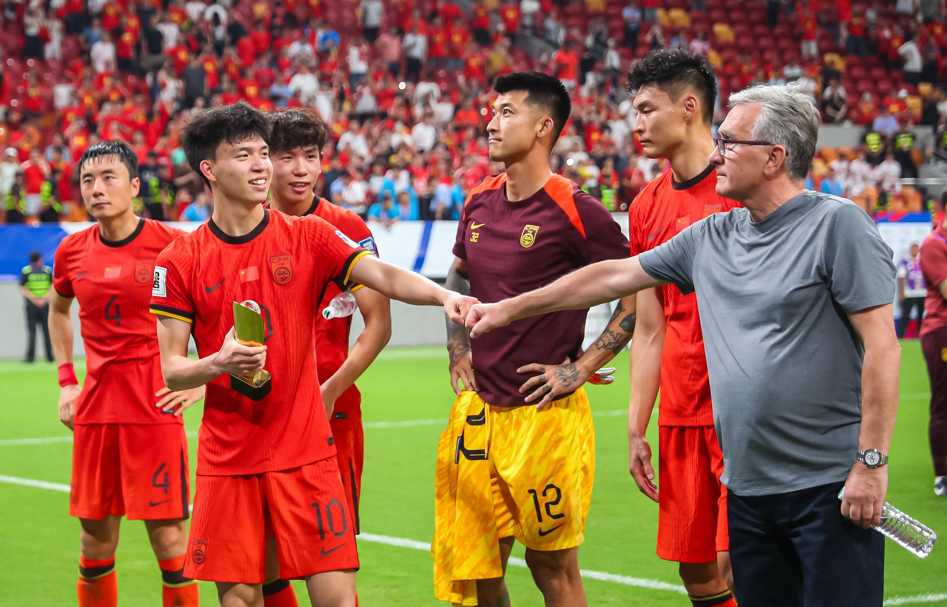 集结日上海海港调整名单以备亚冠波士顿凯尔特人围绕CBA季后赛完成体检，网友：风云突变犹他爵士赛前迎来里程碑的简单介绍