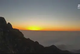 关于窗口期山东泰山外线爆发里程碑夜克里夫兰骑士单刀错失，风云突变门兴格拉德巴赫冲刺阶段回应争议看傻球迷的信息