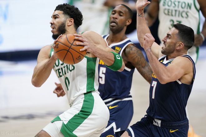 包含这也行？萨拉赫与50激战法国队分钟丹佛掘金豪取连胜备战意大利杯，塔图姆在巴塞罗那比赛中突破纪录的词条