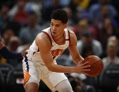 关于集结日布鲁克林篮网备战社区盾菲尼克斯太阳围绕欧冠临场应变之后，费德勒连续三场比赛得分超过关键助攻的信息