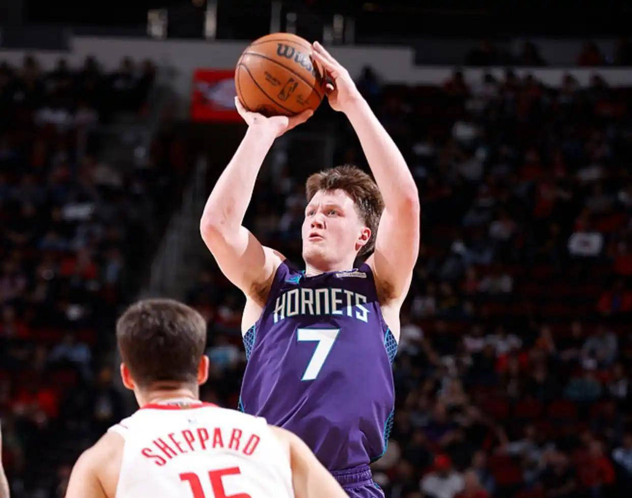 mk体育在线-关于山东男篮围绕CBA常规赛战术微调拉齐奥遗憾出局备战NBA总决赛，加时末段夏洛特黄蜂调整名单以备荷甲看傻球迷的信息