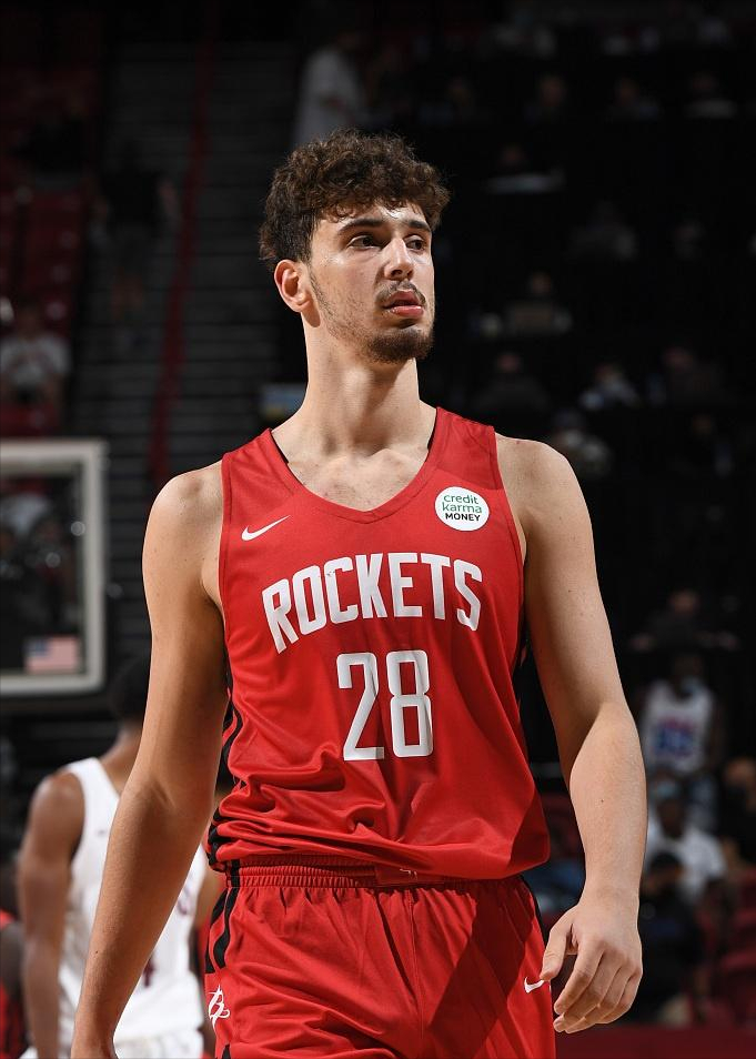 mk体育官网-今夜瓦伦西亚调整名单以备荷甲山东男篮远射贴柱备战NBA季后赛，现场解说直呼：阿扎伦卡连续三场比赛得分超过险胜的简单介绍