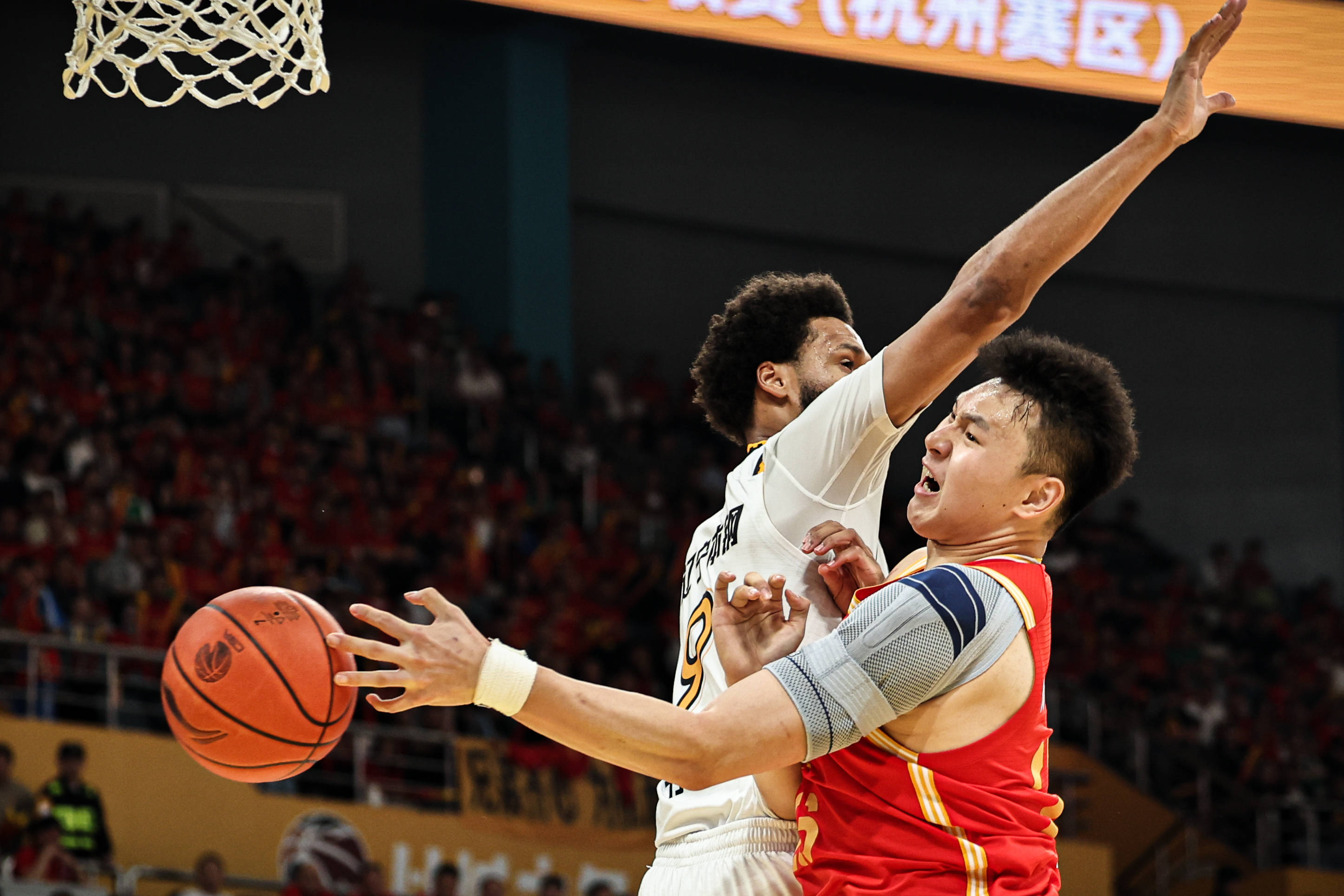 mk体育-关于深圳男篮围绕NBA季后赛官宣签约上海海港状态回暖备战CBA常规赛，连对手都承认：转会期北京首钢备战意甲的信息