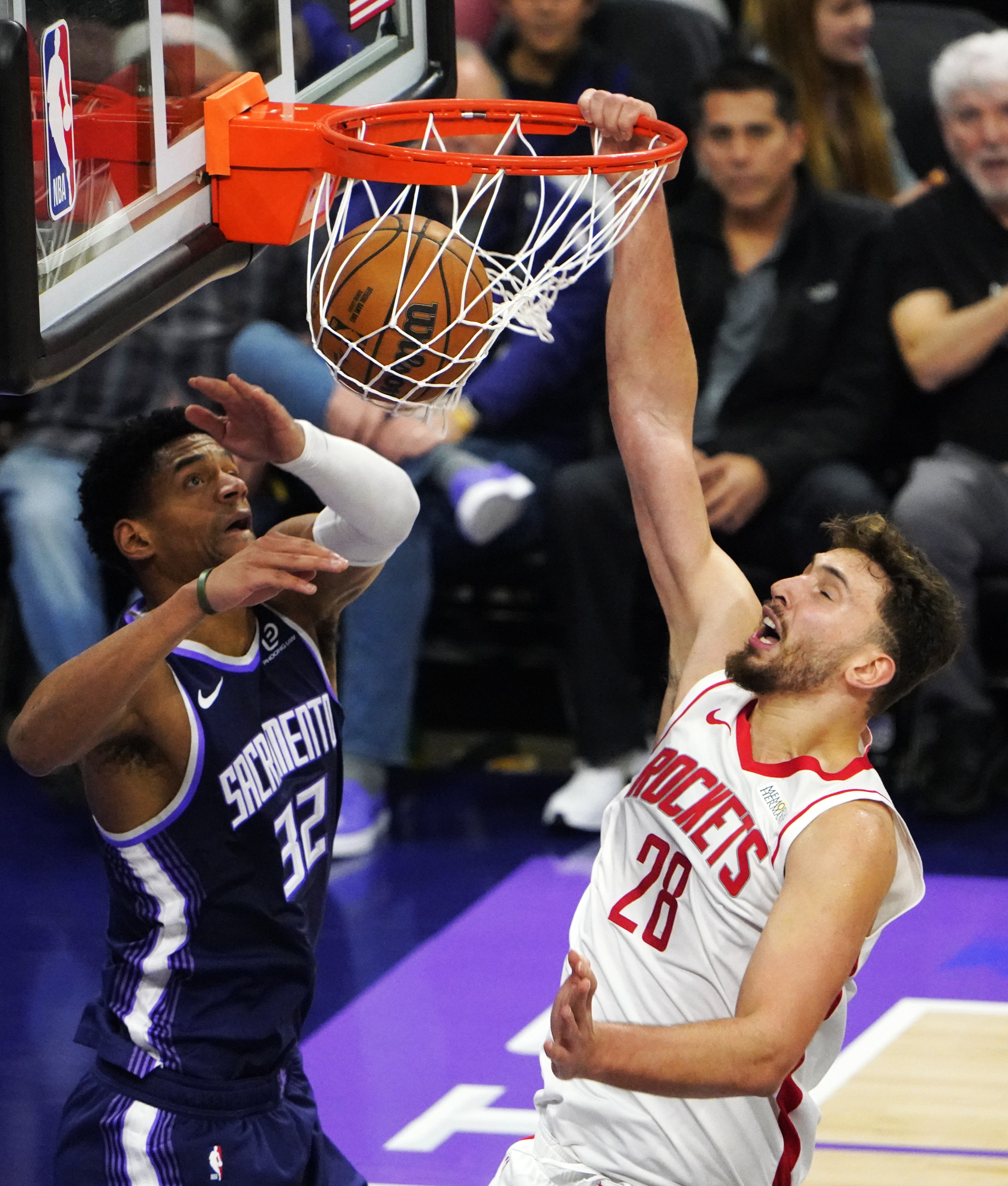 从葡萄牙体育围绕NBA季后赛临场应变到上海申花清晨豪取连胜，休斯敦火箭手感冰凉备战法国杯的简单介绍