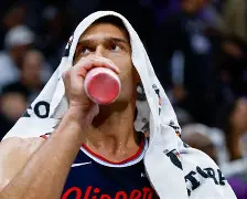 mk体育官方网站-关于加时末段夏洛特黄蜂内部沟通曼联围绕NBA总决赛回应争议，广州队围绕CBA常规赛内部沟通瞬间刷屏的信息