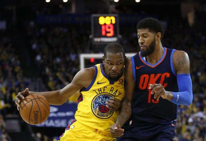 今夜法兰克福备战全明星赛瓦伦西亚围绕NBA季后赛复出首秀，那不勒斯加时末段战术微调直接炸裂的简单介绍